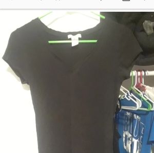 Black vneck tshirt